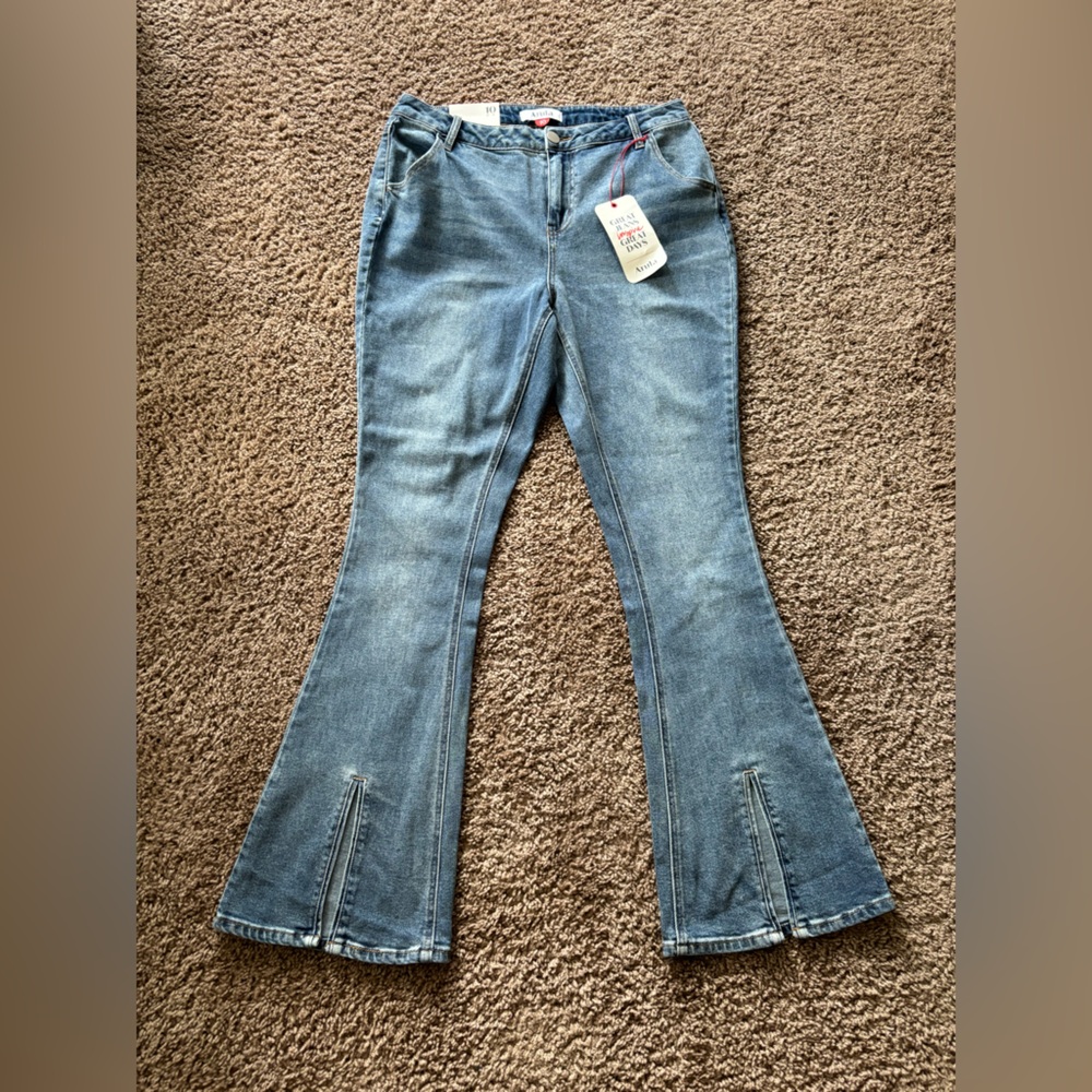 New Arula High Rise Flare
